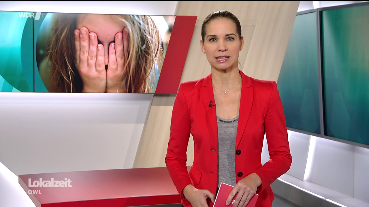 Kristina Sterz - °WDR Lokalzeit OWL° 18.10.2023 - 139X Caps_63.png