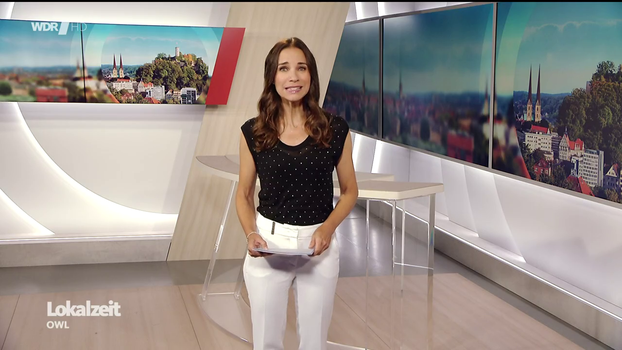 Kristina Sterz - °WDR Lokalzeit OWL° 20.08.2024 - 136X Caps_26.png