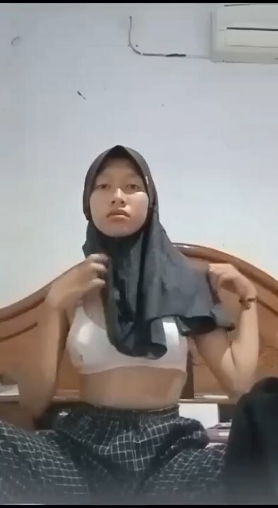 Talent jilbab Caca colmek