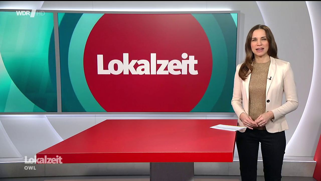 Kristina Sterz - °WDR Lokalzeit OWL° 19.12.2023 - 98X Caps_44.png
