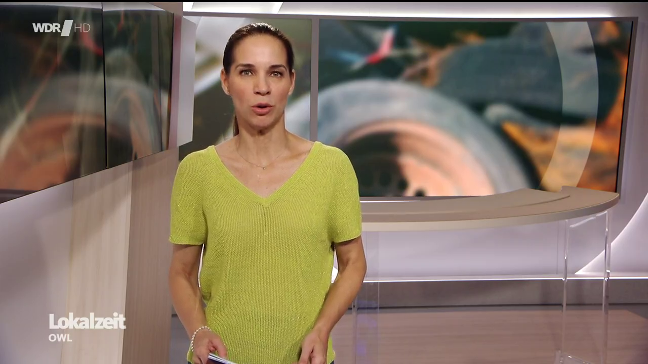 Kristina Sterz - °WDR Lokalzeit OWL° 25.07.2024 - 128X Caps_39.png