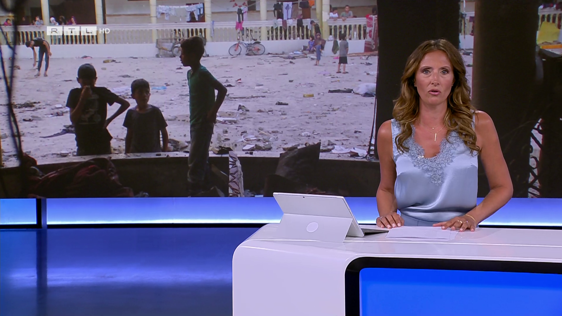 Roberta Bieling & Birgit von Bentzel - °RTL AKTUELL° 10.08.2024 - 107X Caps_20.png