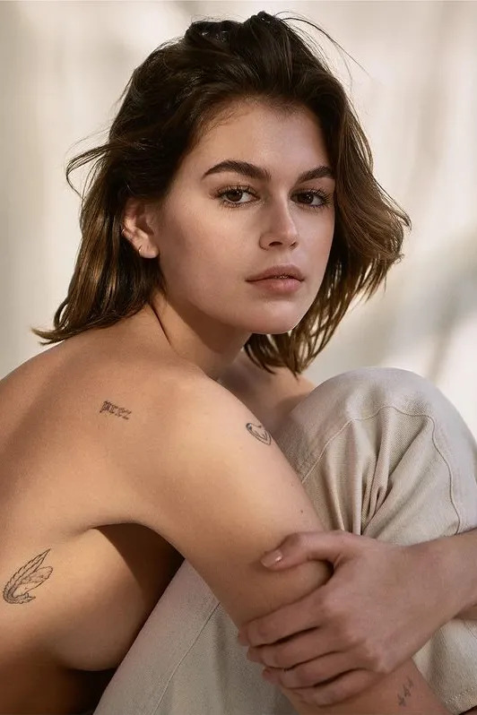 kaia gerber in answer #2302814