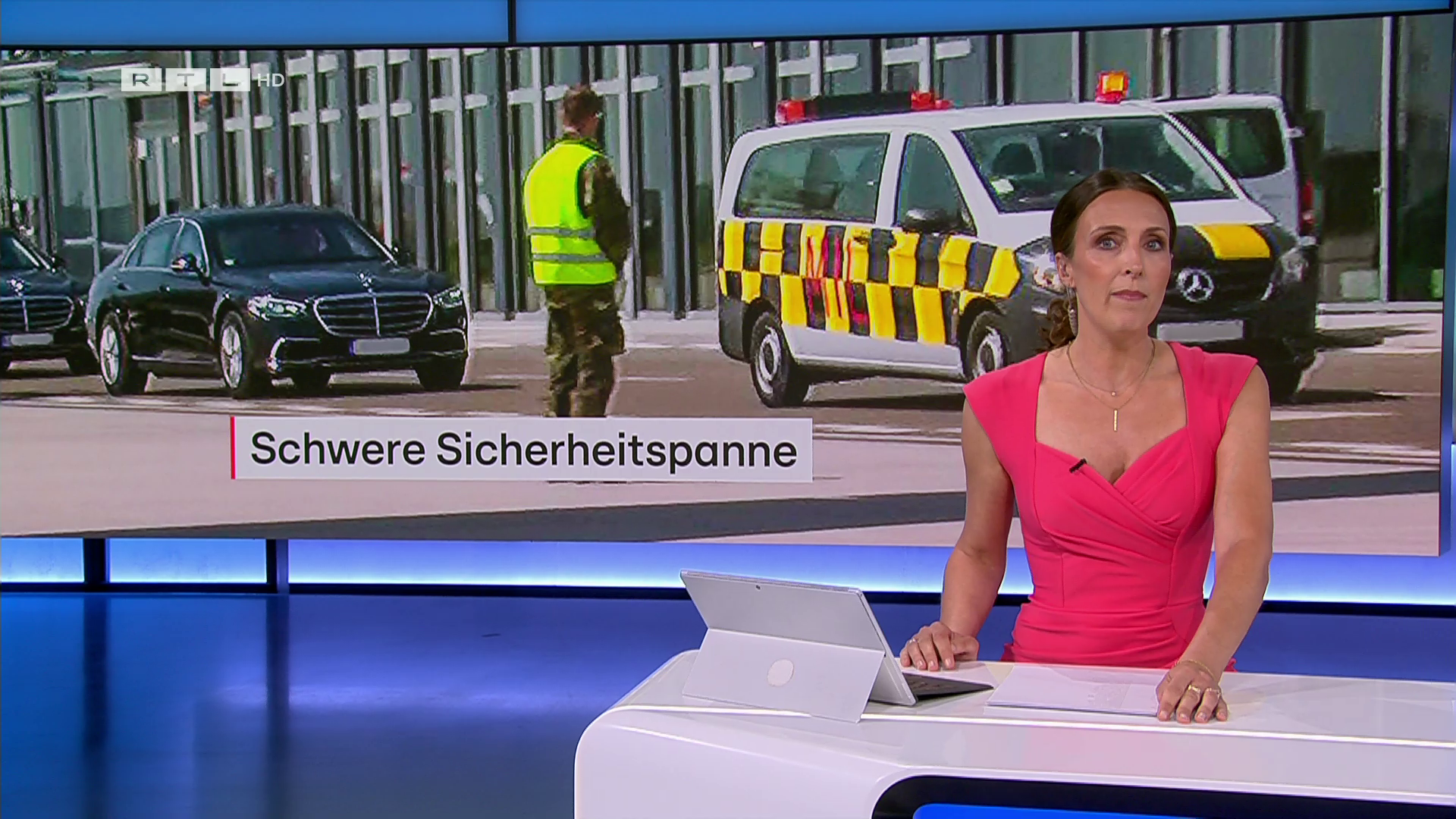 Roberta Bieling & Ulrike von der Groeben - °RTL AKTUELL° 26.05.2023 - 34X Caps_23.png