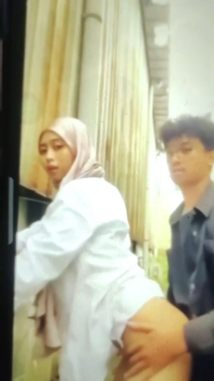 Video bokep skandal tiktoker hijab Amalia mutya ngentot di belakang sekolah