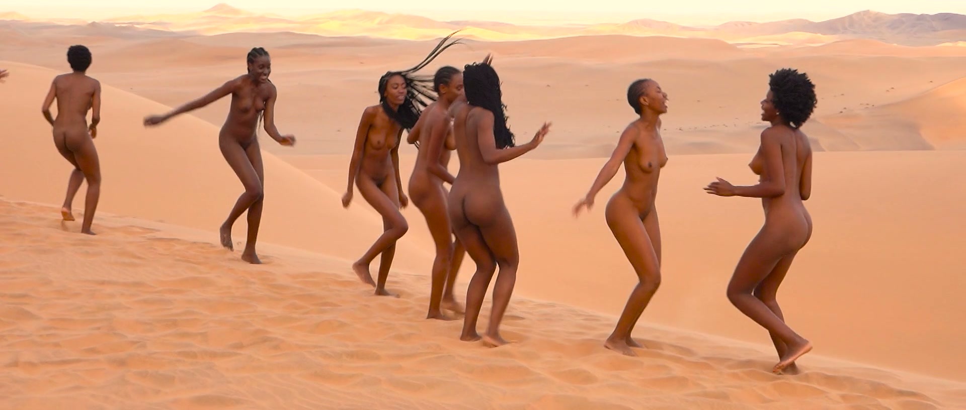 Art Performance – NudeGem – Namibia