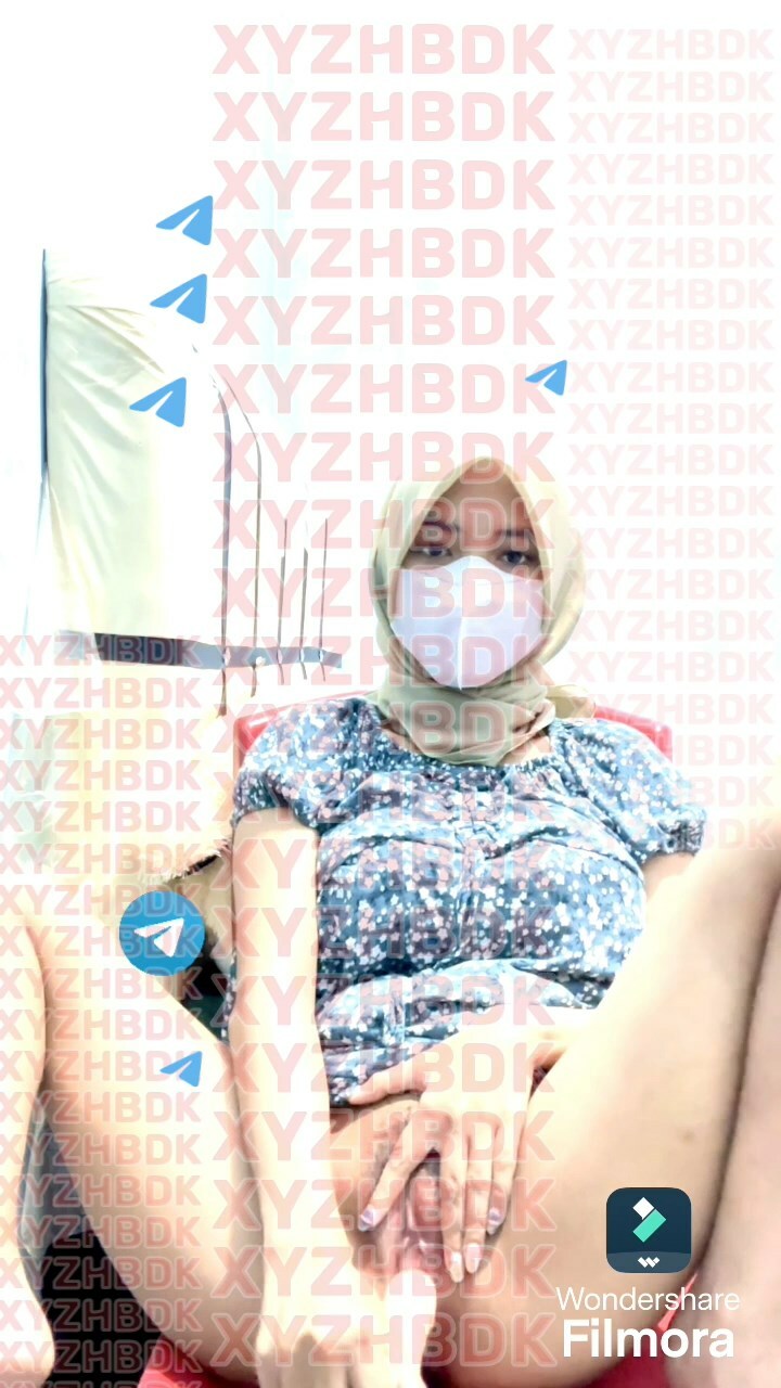 Bokep jilbab tobrut AurelQZ tusuk memek pakai dildo pink