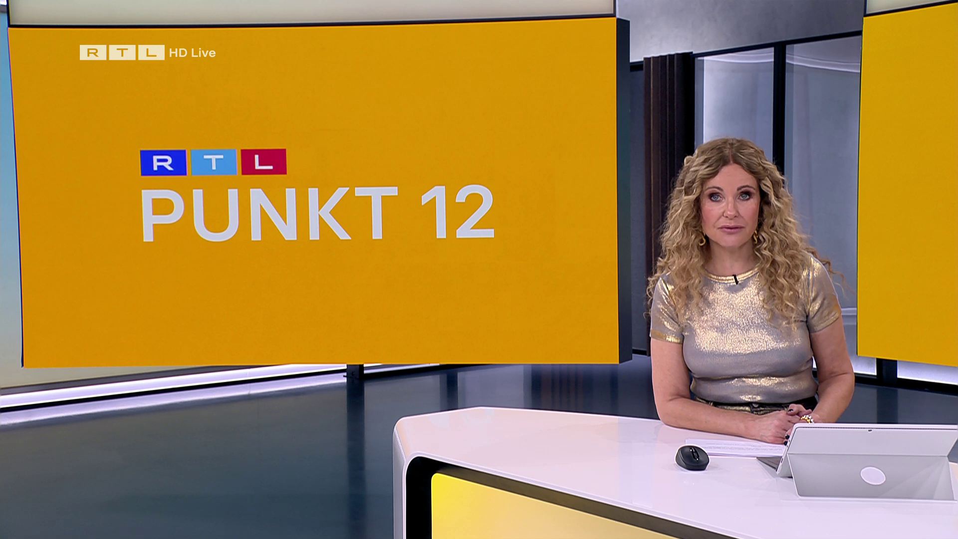 Katja Burkard - °RTL PUNKT 12° 25.07.2024 - 123X Caps_97.png
