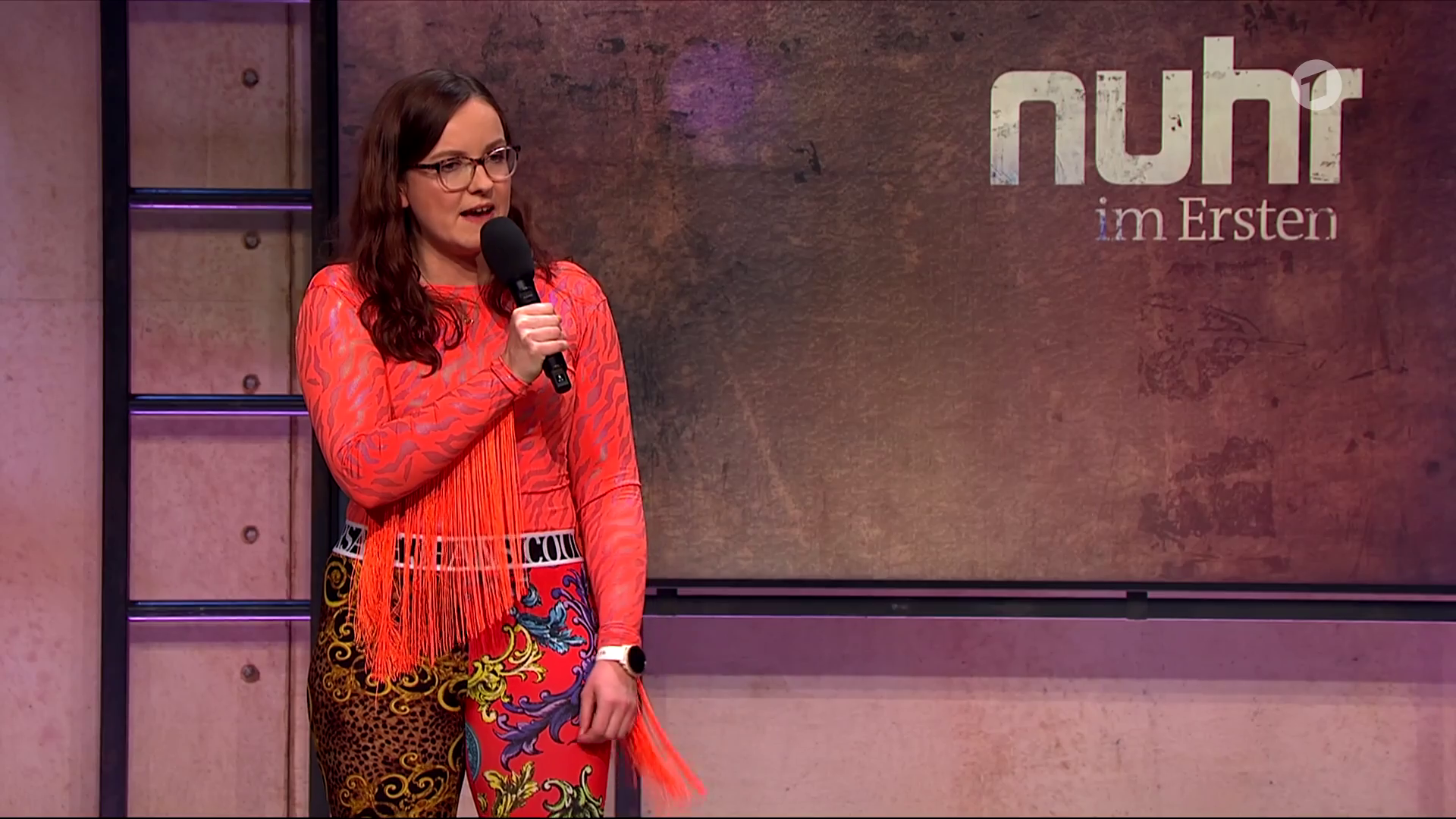 Helene Bockhorst - °ARD nuhr im Ersten° 25.01.2024 - 76X Caps_52.png